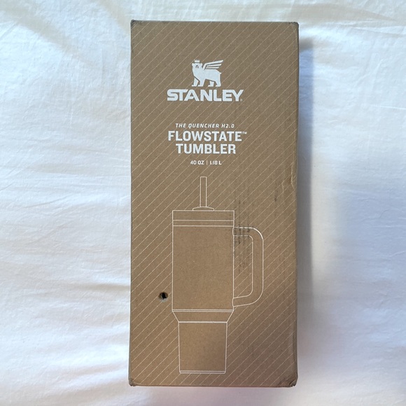 NWT Stanley 40 oz Quencher - Picture 3 of 10